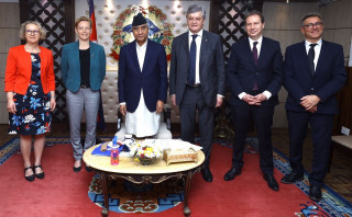 फ्रान्सेली सांसदको प्रतिनिधिमण्डलद्वारा प्रधानमन्त्री देउवासँग भेटवार्ता