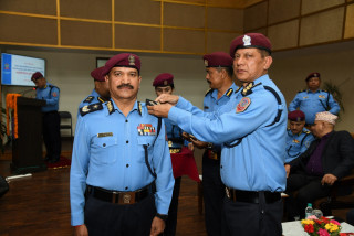प्रहरी अधिकृतहरुलाई दर्ज्यानी चिन्हद्धारा  सुशोभित