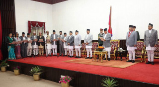 राष्ट्रपति रामचन्द्र  पौडेलबाट १२ जना  मन्त्रीले शपथ लिए