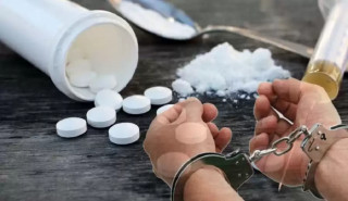 हेटौंडा उपमहानगरपालिका वनरेक्स,  डाईजेपाम  ,नुर्फिन  , एम्पुल,  फेनारगन  सहित २ जना  पक्राउ