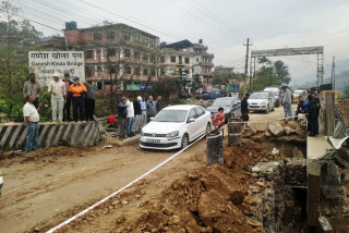 १८ घन्टा अवरूद्ध भएको पृथ्वी राजमार्ग एकतर्फी रूपमा सञ्चालन