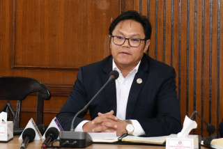 संसद् र मन्त्री  ‘अरुले नै चलाउछन्  हामी त  डमीमात्रै हो  : पर्यटमन्त्री सुदन किराँती