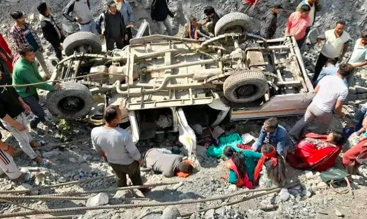 रुकुम पश्चिमको  दुलीमा जिप दुर्घटना हुँदा १४ जना घाइते ,पाँच जनाको अवस्था चिन्ताजनक