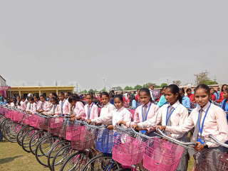 कपिलवस्तुको विजयनगर गाउँपालिकाले २८० जना छात्रालाई साइकल वितरण