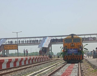 कार्गो रेल  विराटनगर आइपुग्यो
