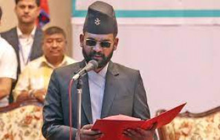 काठमाडौं महानगरपालिकाका मेयर बालेनलाई गणतन्त्र मन नपरेको कि नेता ?