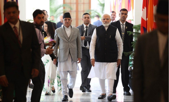 भारतको चारदिने भ्रमणको तेस्रो दिन प्रधानमन्त्री प्रचण्ड इन्दौर प्रस्थान