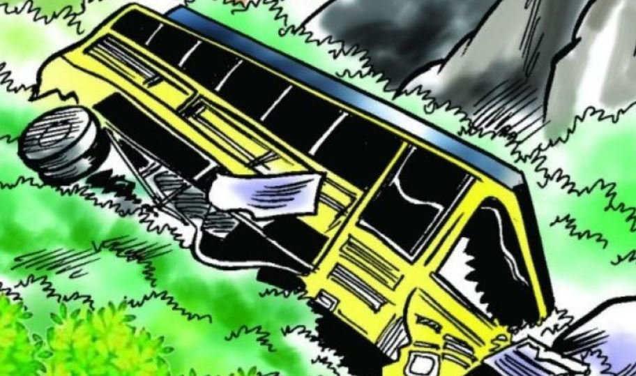 गोरखाको  ढुङ्गागाढे चोक नजिकै बस   दुर्घटना  १३ जना   घाइते