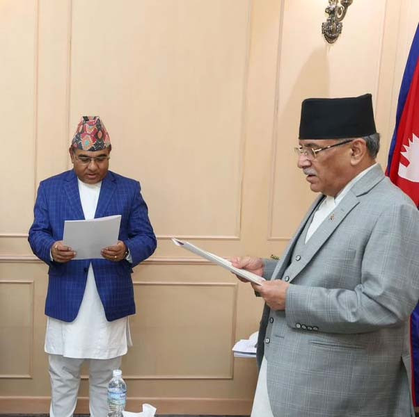 पूर्व मुख्य सचिव शंकरदास बैरागीलाई राष्ट्रिय सुरक्षा परिषद्को सल्लाहकारको शपथ
