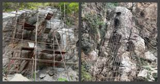 गण्डकी प्रदेशको प्रवेशद्वारको  ऐनापहरामा  ढुङ्गाको  आकर्षक आकृति बनाइँदै