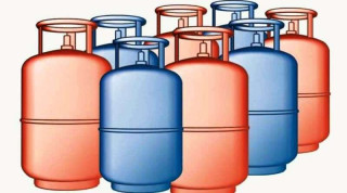 भारतबाट खाना पकाउने एलपिजी ग्यासको मूल्य घटेर  आयो  ? कति रुपैयाले