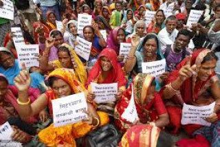 मिटरब्याज पीडितहरू  फेरि प्रदर्शनमा उत्रिए