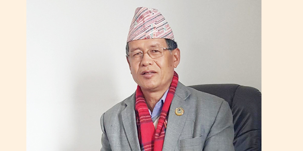टिप्पणी उठाउने कर्मचारीलाई हतकडी लाउन मिल्दैन :   कानूनमन्त्री धनराज  गुरुङ