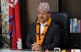 उपप्रधानमन्त्री पूर्णबहादुर खड्काले नेपाली काँग्रेसका मन्त्रीहरूसँग छलफल गर्दै