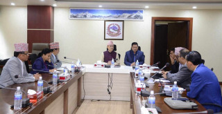 कार्यवाहक प्रधानमन्त्री पूर्णबहादुर खड्काले शिक्षकसँगको वार्ता आजै टुङ्गोमा पुर्‍याउन निर्देशन