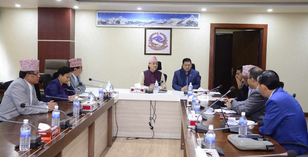 कार्यवाहक प्रधानमन्त्री पूर्णबहादुर खड्काले शिक्षकसँगको वार्ता आजै टुङ्गोमा पुर्‍याउन निर्देशन