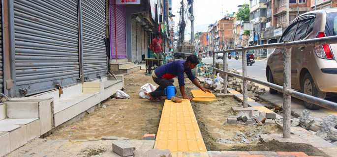 २ अर्ब १५ करोड रुपैयाँ खर्चेर पैदलमार्ग मर्मत गर्दै