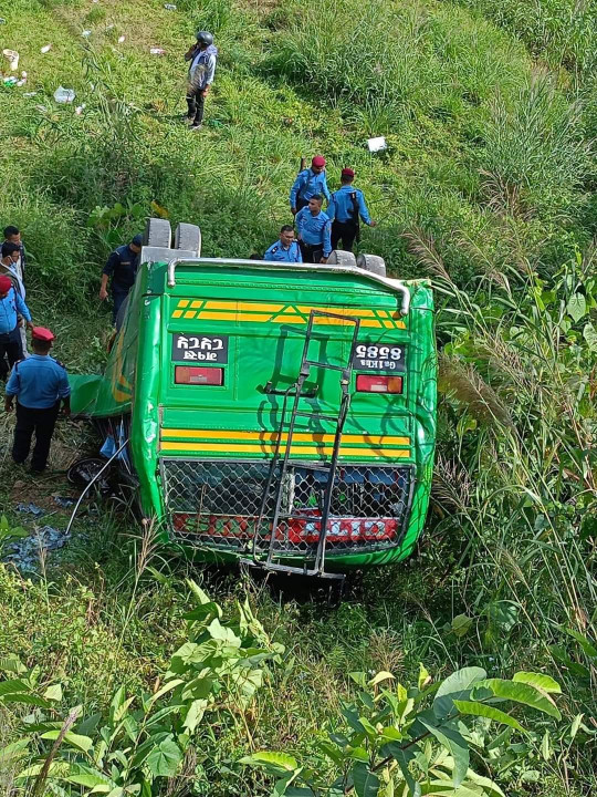 पोखराको छोरेटापनमा माइक्रो बस दुर्घटना हुँदा, २५ जना घाइते