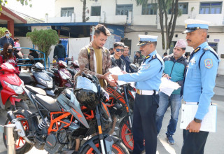 १८ ओटा दुईपाङ्ग्रे सवारी साधन खोजी गरी काठमाडौं  प्रहरीले सम्बन्धित धनीलाई हस्तान्तरण गरे