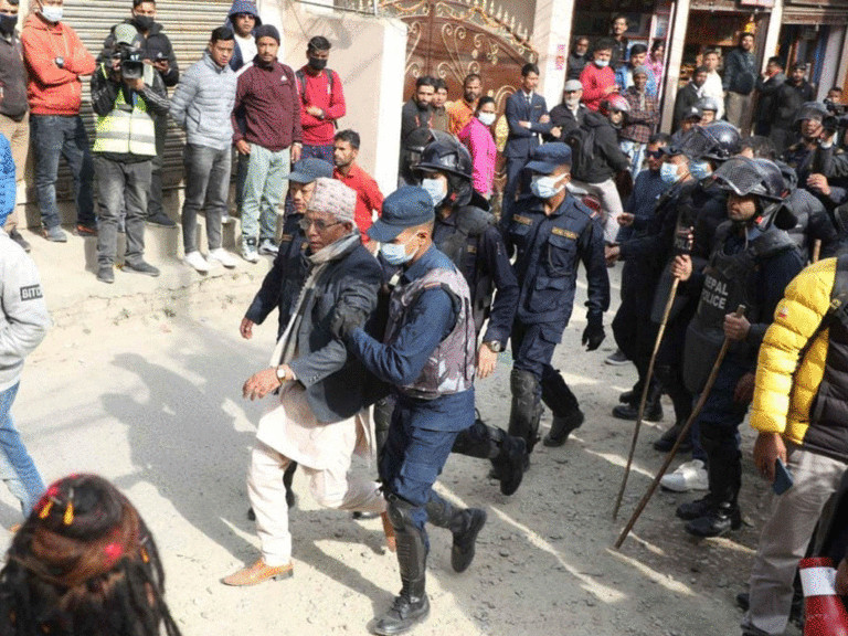 मेडिकल व्यवसायी दुर्गा प्रसाईँका समर्थक गुरु तिलक अधिकारी पक्राउ