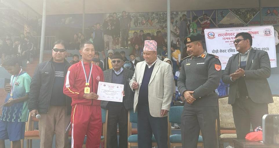 दोश्रो तार्केश्वर मेयर रनिङ शिल्ड खेलकुद प्रतियोगिताअन्तर्गत  सनम र अस्मितालाई स्वर्ण