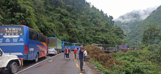 नारायणगढ-मुग्लिन सडकखण्ड पुस ७ गतेदेखि दैनिक ४ घण्टा सवारी आवागमन बन्द हुने