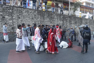 माइतीघर मण्डलामा प्रहरीद्वारा  हस्तक्षेप