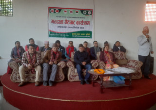 गोरखामा सत्ता गठबन्धनदलका राष्ट्रिय सभा सदस्य पदका उमेद्वारहरु मतदाताहरुसँग भोट माग्दैँ