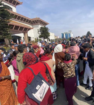 लघुवित्त ऋणीहरू  नयाँ बानेश्वरबाट पक्राउ