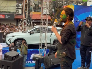 मेयर बालेन साहले  होली उत्सव आयोजितमा र्‍याप गाए