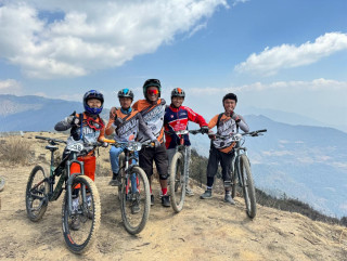 फ्रान्सेली ह्यूगो पिजन र क्यानडाकी कोरिन प्रिवोटले रत्नाङ्गे इन्डुरोको दोस्रो सिजनको उपाधि