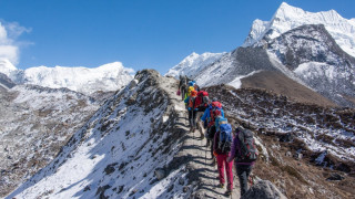  हिमाल आरोहणको व्यवस्थापनका लागि सरकारले ७७ जना  सम्पर्क अधिकृत तोकेयो