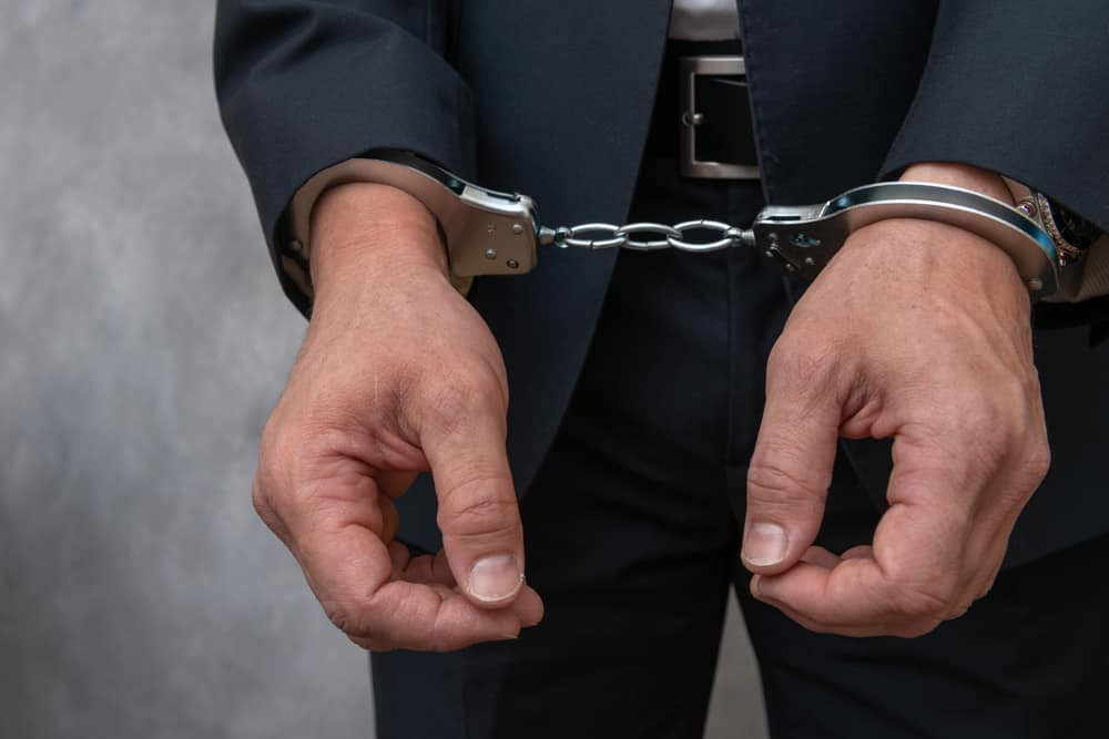 एक किलो ८ सय ग्राम सुन र डेढ करोड रकमसहित तीन भारतीय र चार नेपाली इन्द्रचोकबाट पक्राउ