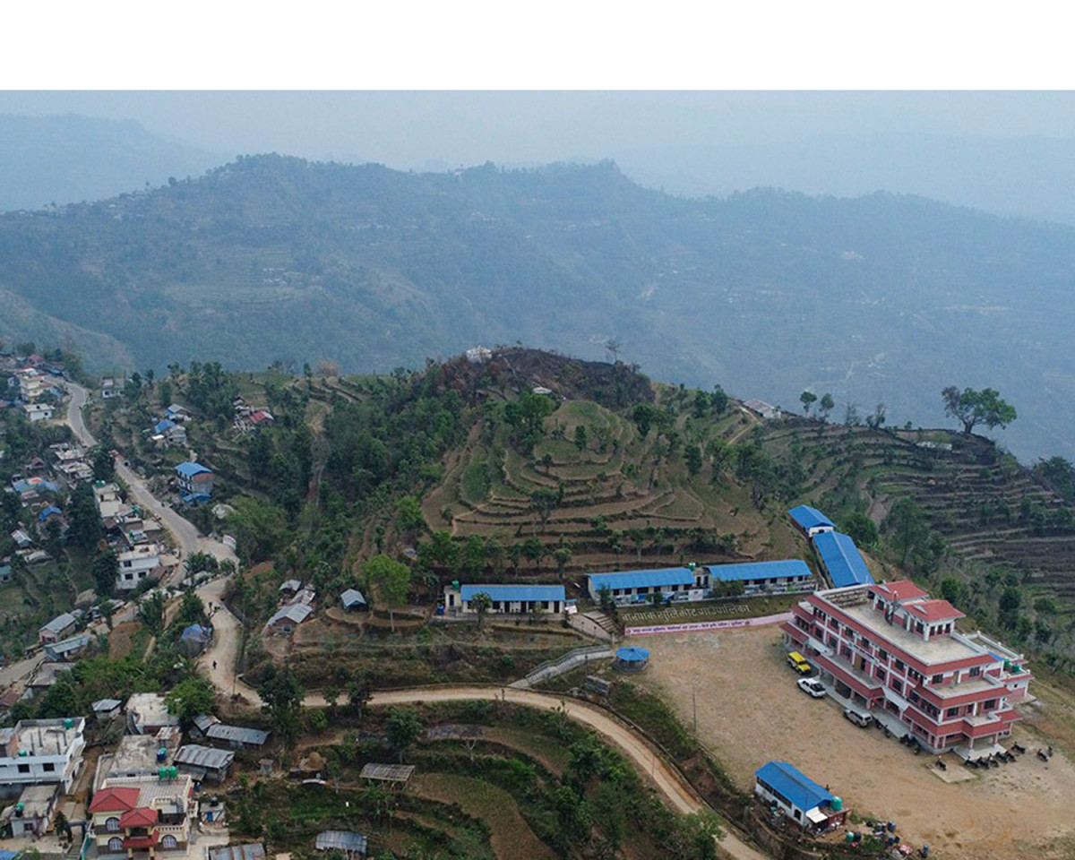 बारपाक सुलिकोटमा दर्ता विना सञ्चालित पसल बन्द ,  हिजो मात्र ६ वटा पसल बन्द