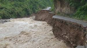 दूध बिक्री गरेर घर फर्किदा खोलाले बगाएका ३ जनामा १ जना बेपत्ता,२ जनाको उद्वार