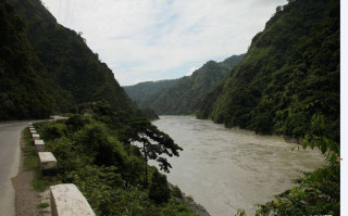 फेरी त्रिशूली नदिमा हामफाले सहचालक वीरबहादुर