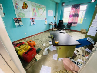 गोरखाको पालुङटार बहुप्राविधिक शिक्षालयका प्रशिक्षक आशिष रानाभाटमाथि नेपाल बिद्यार्थी संघ निकट युवाहरुले हातपात र कार्यकक्ष तोडफोड