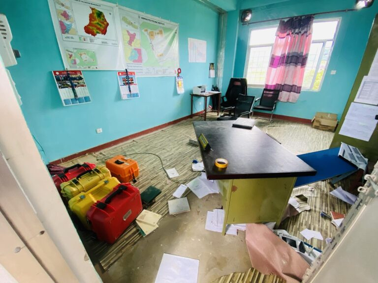गोरखाको पालुङटार बहुप्राविधिक शिक्षालयका प्रशिक्षक आशिष रानाभाटमाथि नेपाल बिद्यार्थी संघ निकट युवाहरुले हातपात र कार्यकक्ष तोडफोड