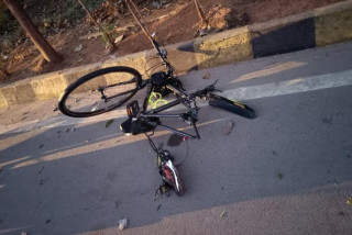 मोरङको रंगेलीमा स्कुलबसले ठक्कर दिँदा साइकल सवारको मृत्यु 