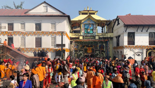 आज पशुपतिनाथ मन्दिर लगायत देशभरका शिवालय मन्दिरमा दर्शनार्थीहरुको भिडभाड