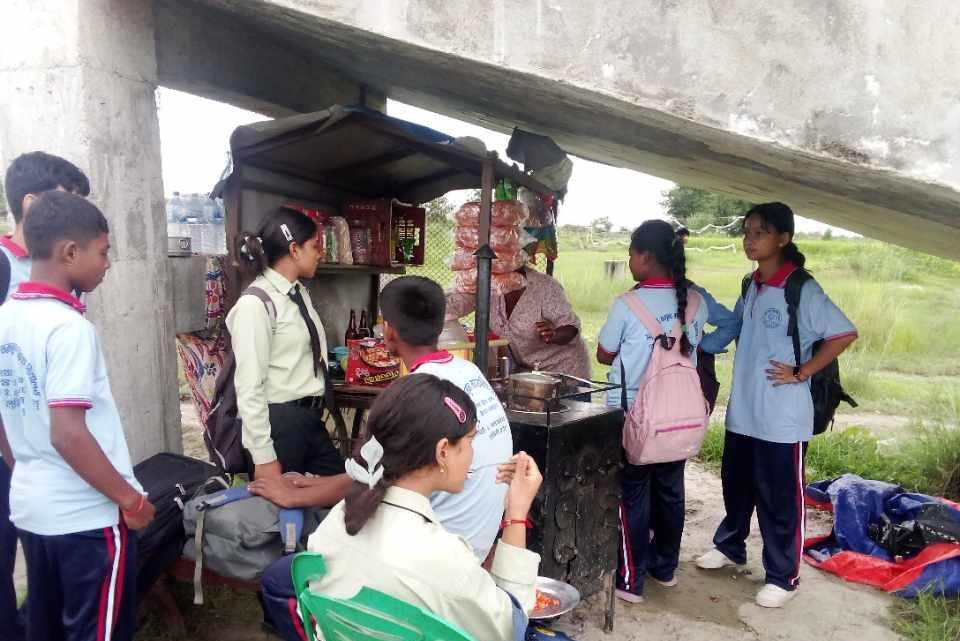 दाङको देउखुरीमा मकैबाट चटपटे