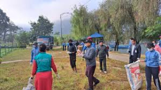 पोखरामा कार्मचारी मिलेर बेगनासताल सरसफाइ कार्यक्रम