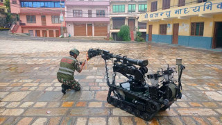 बलम्बु स्कुलको छेउमा फेला परेको शंकास्पद वस्तु नेपाली सेनाले निष्क्रिय  ग¥यो