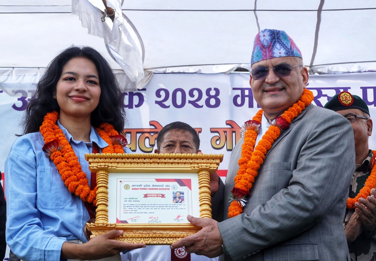 गण्डकी प्रदेश र पोखरा महानगरले पारा ओलम्पिकका पदक विजेता पलेशाालाई नगदसहित सम्मान