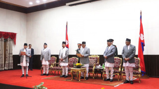 राष्ट्रपति भवन शितल निवासमा नवनियुक्त प्रधानन्यायाधीश राउतले शपथ लिदै