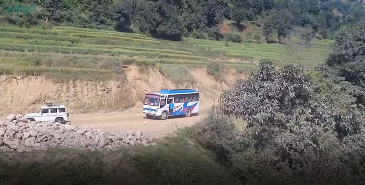 सितापाइला धार्के सडक केही  दिनको लागि बन्द