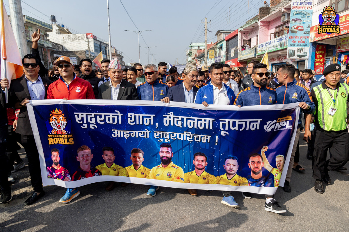  सुदुरपश्चिम रोयल्सले धनगढीमा सोमबार हजारौंको सहभागिताबीच भव्य र्याली 