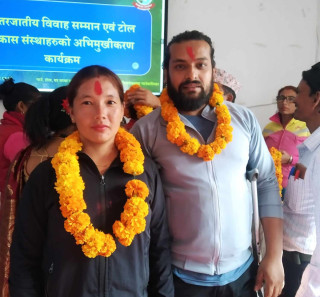 भीमसेन थापा गाउँपालिकाले अन्तरजातीय विवाह गर्ने ३६ जोडीलाई सममानित ग¥यो 