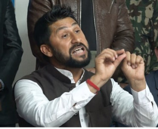 सहकारी ठगीको आरोपमा पक्राउ गरेका रास्वपाका सभापति  लामिछानेको बयान निरन्तर चल्दै