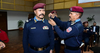  ५६ वर्षीय एआईजी उमेर हद पुरा गरेर अवकाश
